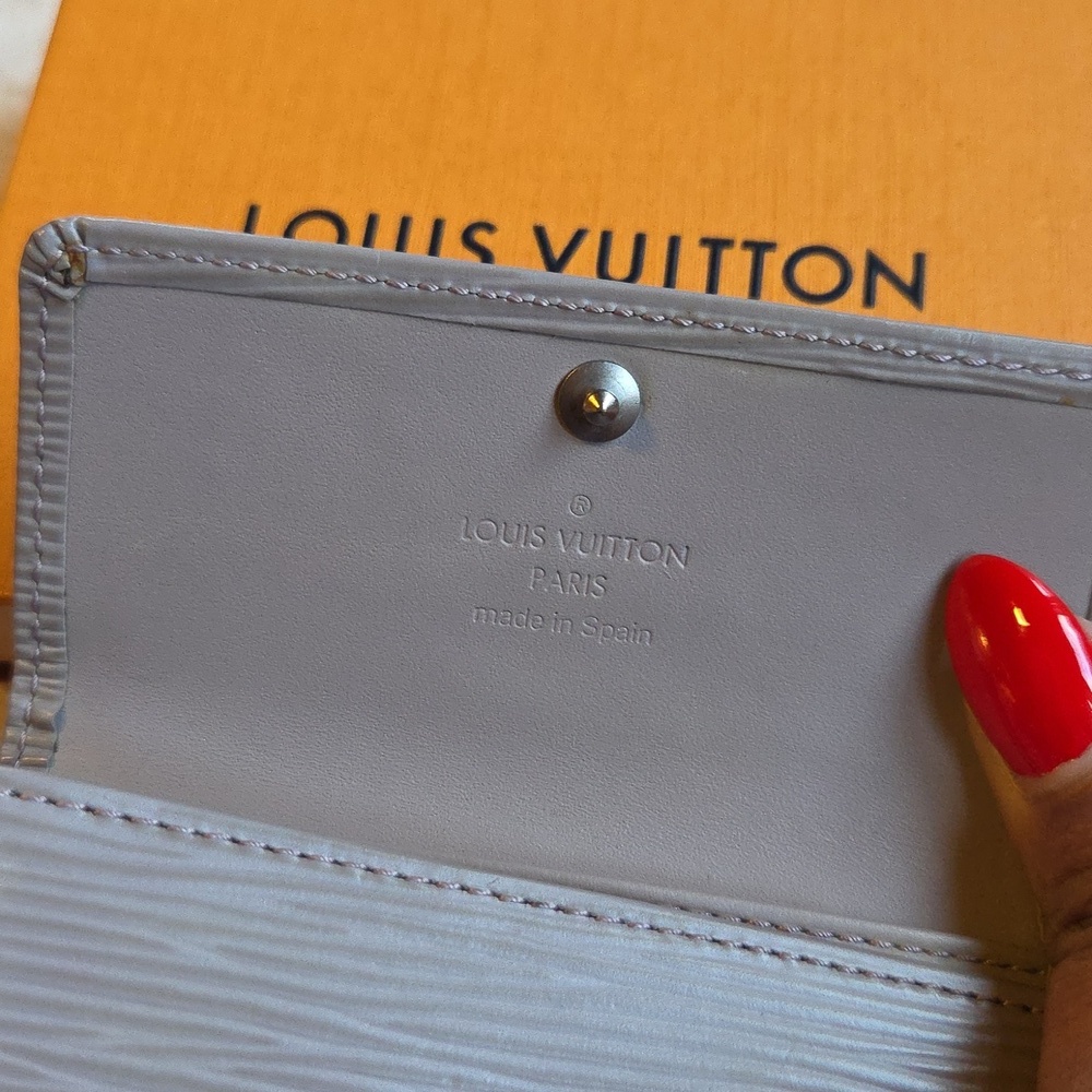 Louis Vuitton Gray Key‎ Holder - Picture 2 of 4